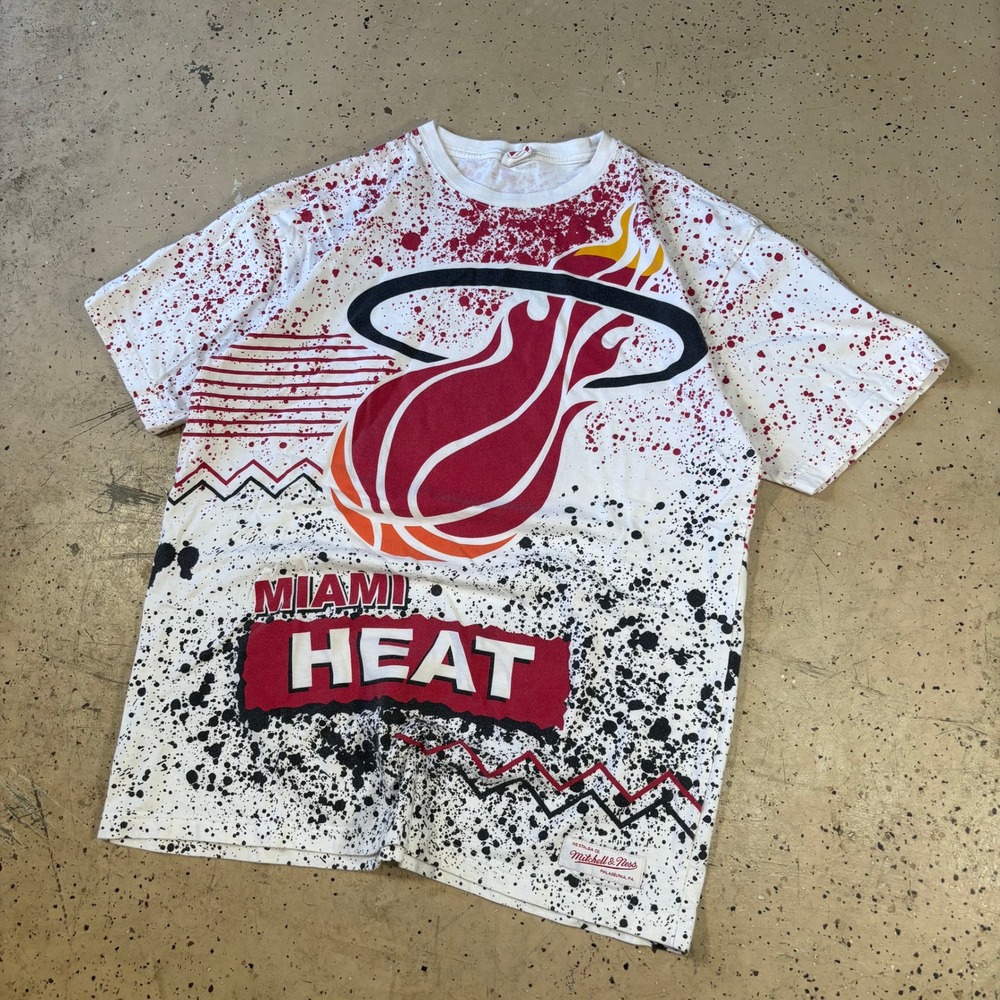AOP Mitchell & Ness Miami Heat T-Shirt Mens XL White Red Black Splatter Print